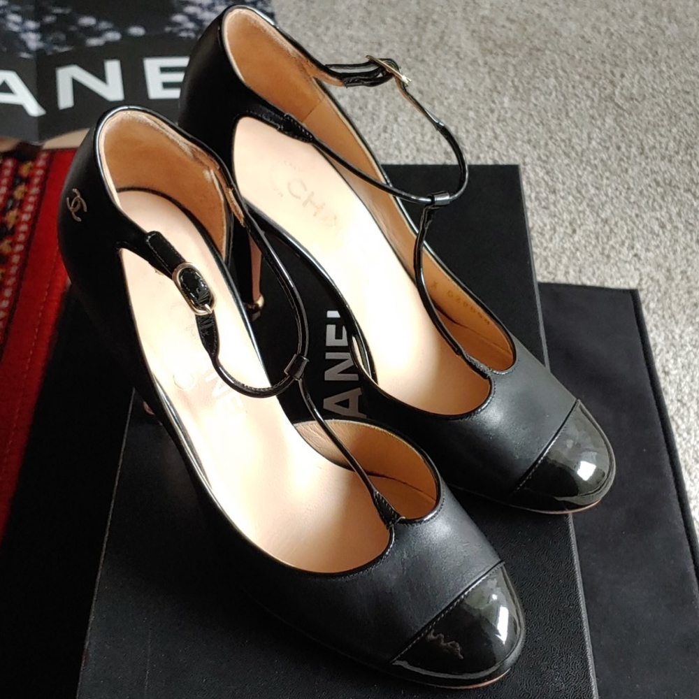 Chanel High Heel Classic Pumps/ T Strap